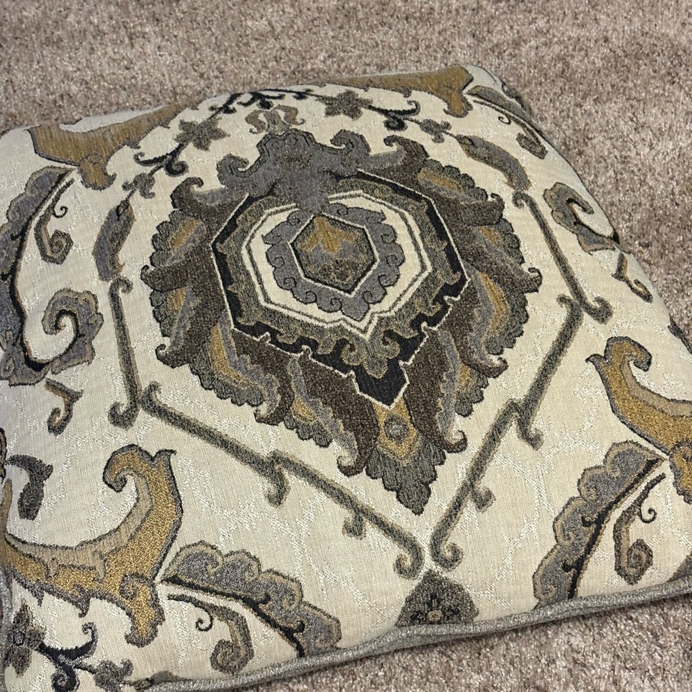 Couch Pillows - Picture 3 of 4